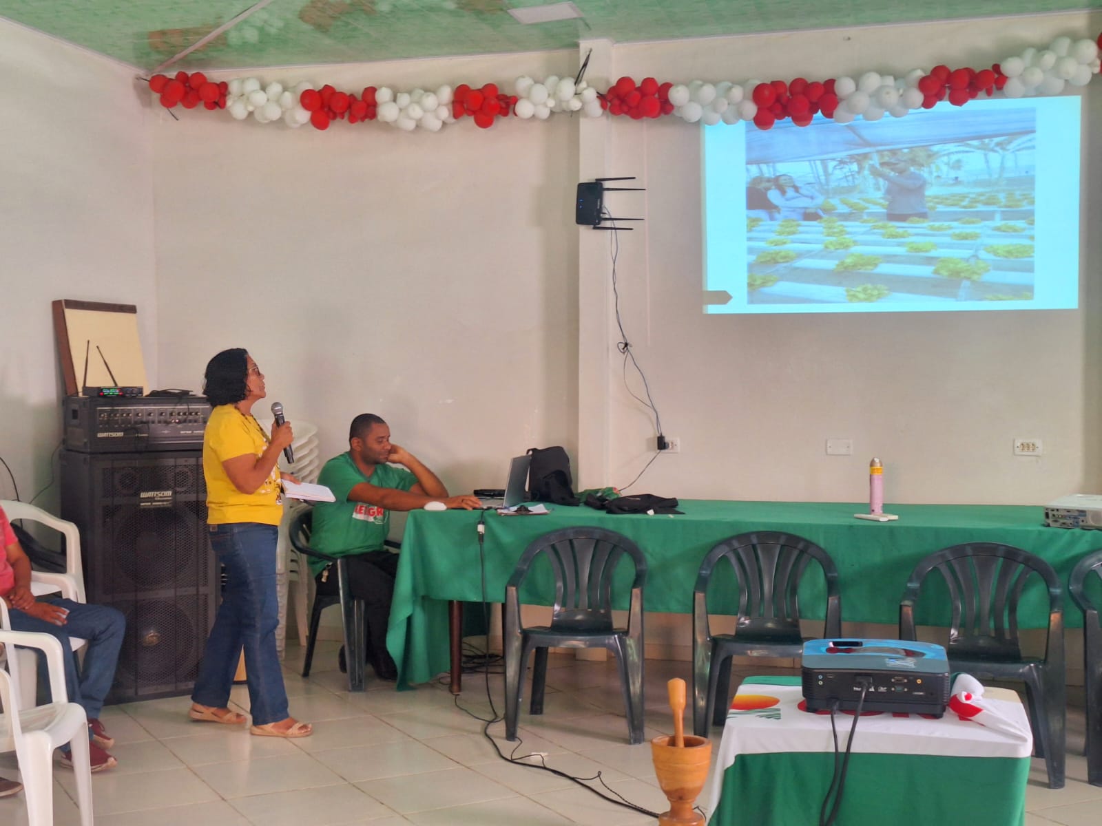 Ângela Lopes apresenta práticas sustentáveis a agricultores